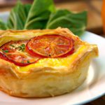 Flaky Tomato Tart with Puff Pastry: A Savory Delight